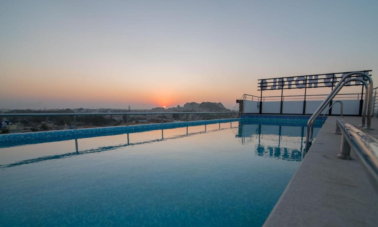 Npg Hotel Yelahanka 외부 사진